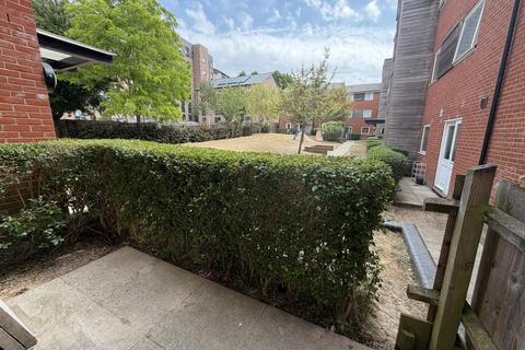 2 bedroom ground floor flat for sale, Isham Place, Ipswich IP3