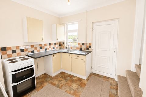 2 bedroom terraced house to rent, Harborough Hill Road, Barnsley S71