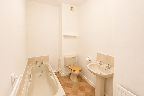 2 bedroom terraced house to rent, Harborough Hill Road, Barnsley S71