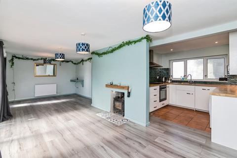 3 bedroom terraced house for sale, Sun Road, Broome, Bungay