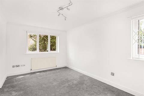 1 bedroom flat for sale, Godwin Close, Sewardstone