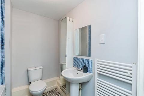 2 bedroom flat for sale, Alexander Square, Eastleigh