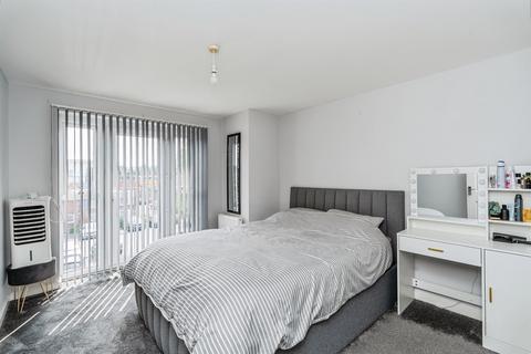 2 bedroom flat for sale, Alexander Square, Eastleigh