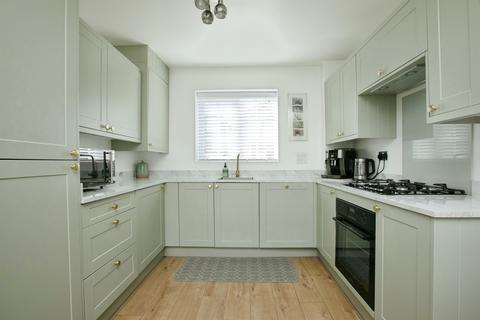 4 bedroom semi-detached house for sale, Sunflower Gardens, Bessacarr, Doncaster