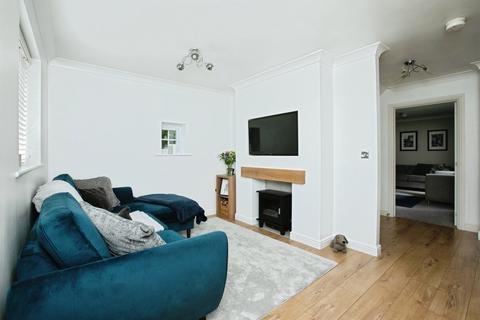 4 bedroom semi-detached house for sale, Sunflower Gardens, Bessacarr, Doncaster