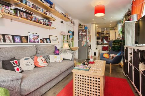 2 bedroom flat for sale, Ellis Road, Trumpington, Cambridge