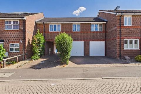 undefined, Woodvale Road, Farnborough, Hampshire, GU14