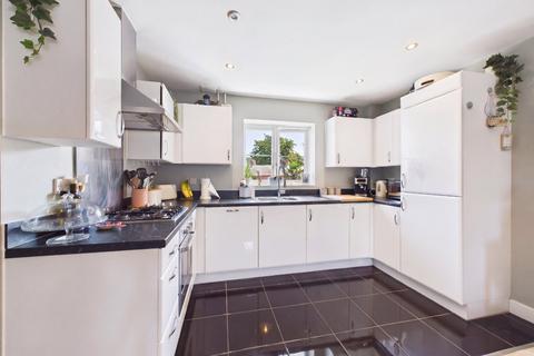 undefined, Woodvale Road, Farnborough, Hampshire, GU14
