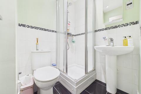 undefined, Woodvale Road, Farnborough, Hampshire, GU14