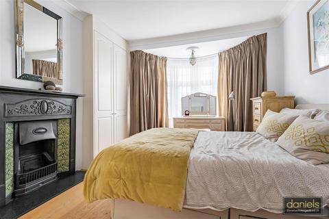 4 bedroom semi-detached house for sale, Priory Gardens, Wembley