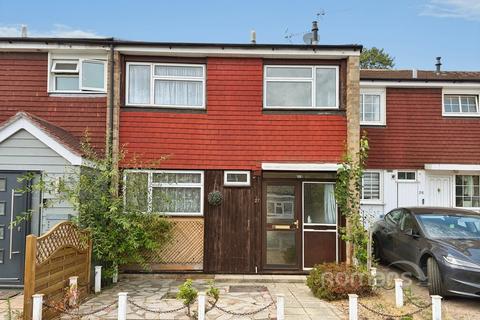 3 bedroom terraced house for sale, Lakeside Gardens, Farnborough, Hampshire