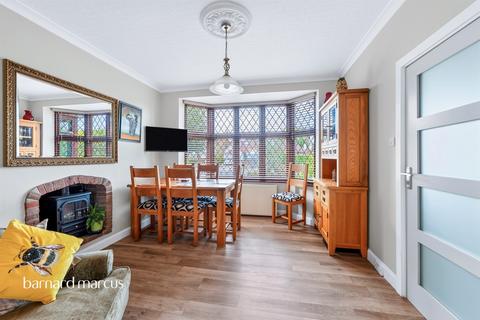 3 bedroom detached house for sale, Park Avenue East, Epsom