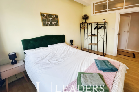 1 bedroom flat to rent, Regent House, Princes Place, BN1