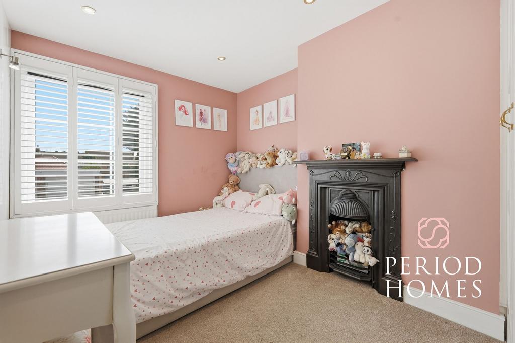 Bedroom, fireplace