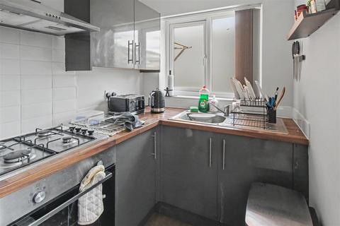 3 bedroom house to rent, King Street, Beeston, Nottingham