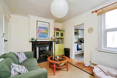 2 bedroom terraced house to rent, Marsh Road, Oxford, Oxfordshire, OX4