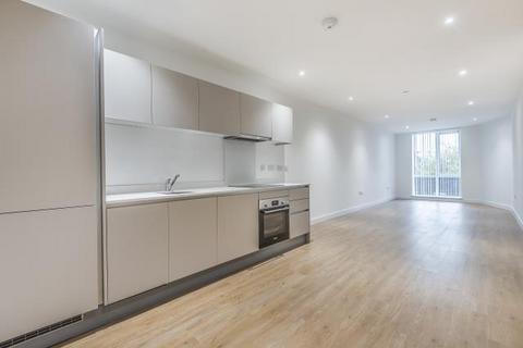 2 bedroom flat to rent, WINCHESTER HOUSE, Bracknell RG12