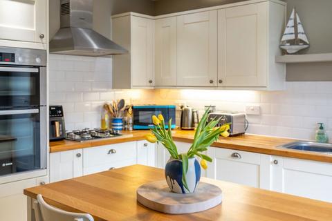 2 bedroom house to rent, Otway Road, Chichester