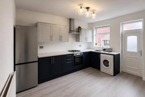 2 bedroom terraced house to rent, Braithwaite Street, Staincross, Barnsley, S75 6BD