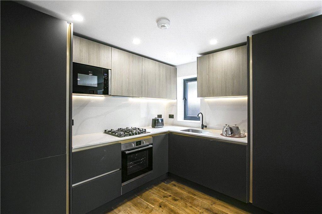 Apartment in Purley - View 3