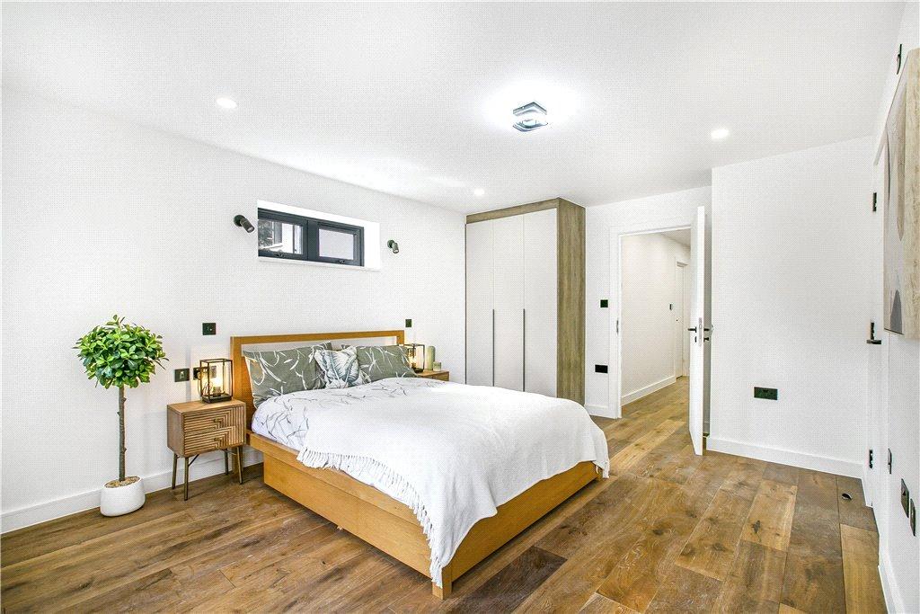 Apartment in Purley - View 4