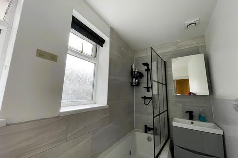 1 bedroom in a house share to rent, 100 Seaford Street, Stoke-On-Trent ST4