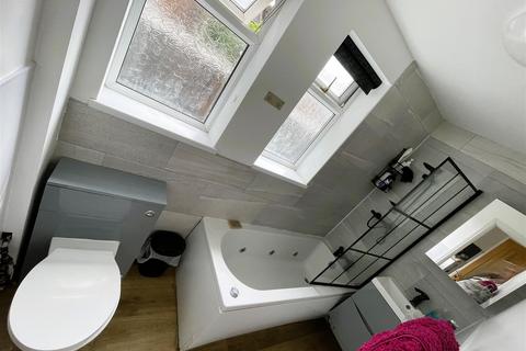 1 bedroom in a house share to rent, 100 Seaford Street, Stoke-On-Trent ST4