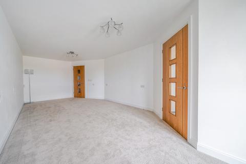 1 bedroom flat for sale, Pegs Lane, Hertford, SG13