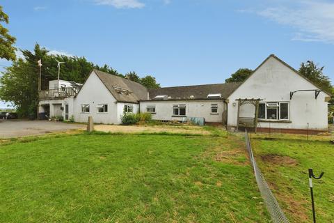 6 bedroom detached bungalow for sale, Bristol Road, Allington, CHIPPENHAM