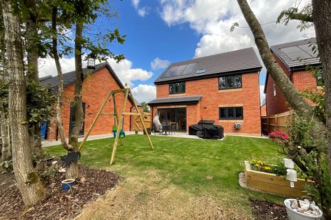 4 bedroom detached house for sale, Ashton Gate Drive, Stoke-On-Trent, ST4
