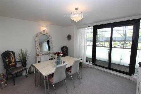 2 bedroom apartment to rent, Grand Hotel Road, Plymouth PL1