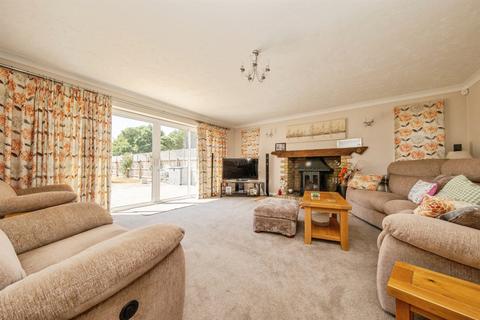 5 bedroom detached house for sale, Thorpe Road, Kirby Cross, Frinton-On-Sea