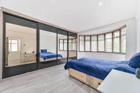 4 bedroom semi-detached house for sale, Crawford Avenue, Wembley, HA0