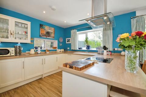 4 bedroom detached house for sale, Carr Road, Buxton, Derbyshire, SK17