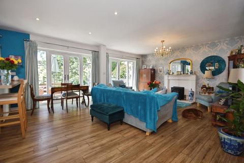 4 bedroom detached house for sale, Carr Road, Buxton, Derbyshire, SK17