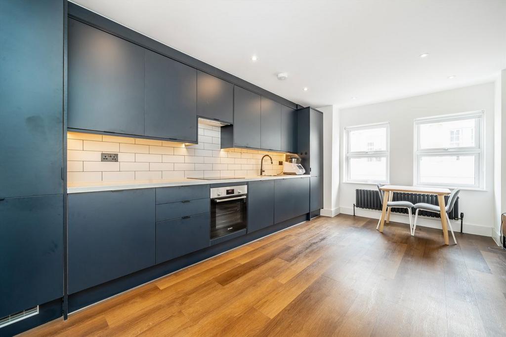 Apartment in London - View 2