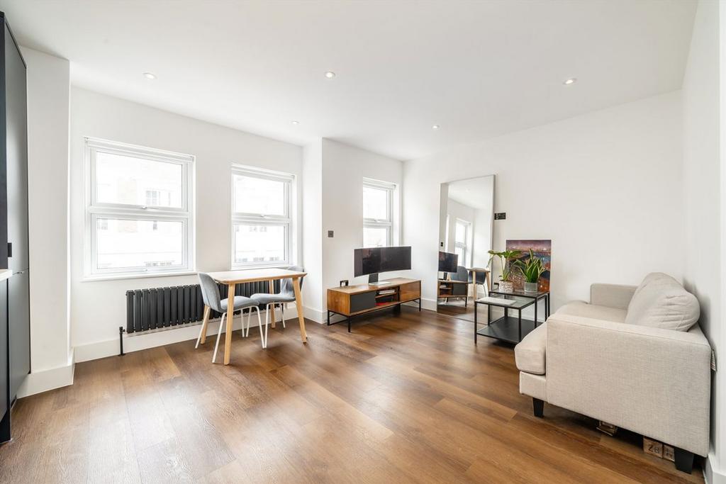 Apartment in London - View 4