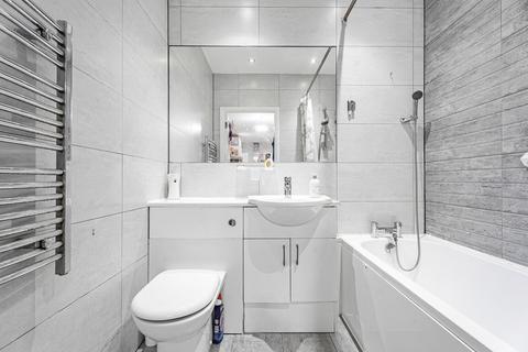 2 bedroom apartment for sale, Staines Road West, Sunbury-on-Thames, Surrey, TW16