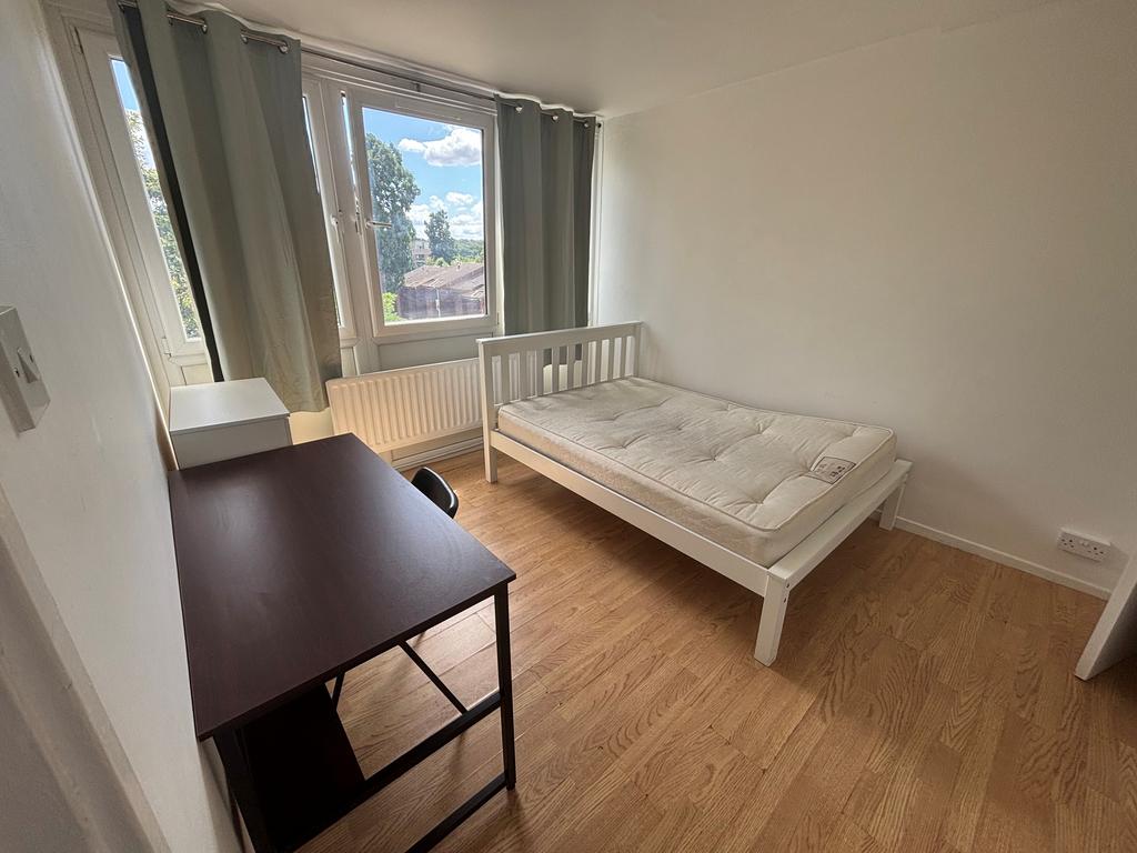 Apartment in Wandsworth - View 3