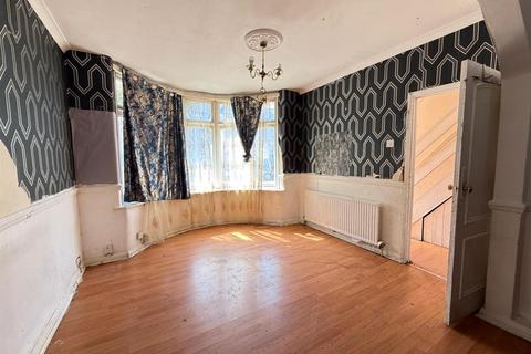2 bedroom terraced house for sale, Victoria Road, Barking