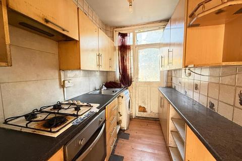 2 bedroom terraced house for sale, Victoria Road, Barking