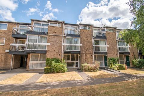 1 bedroom flat to rent, Oliver Court, London Road