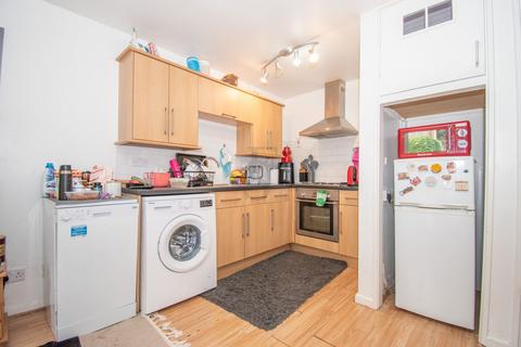 1 bedroom flat to rent, Oliver Court, London Road