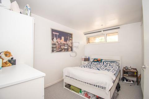 1 bedroom flat to rent, Oliver Court, London Road