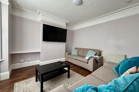 3 bedroom terraced house to rent, Monson Avenue, Cheltenham, GL50