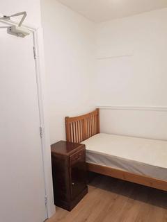 1 bedroom in a house share to rent, Lodge Road, Redditch, B98
