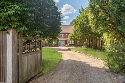 Essendene Road, Caterham CR3