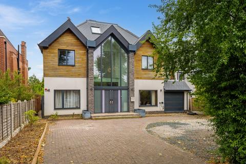 4 bedroom detached house to rent, Silhill Hall Road, Solihull, West Midlands, B91