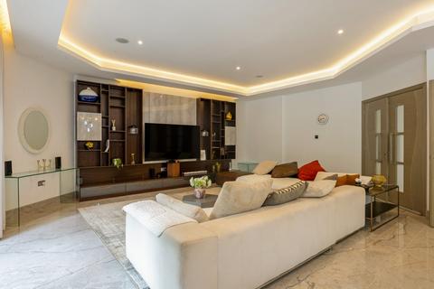 4 bedroom detached house to rent, Silhill Hall Road, Solihull, West Midlands, B91