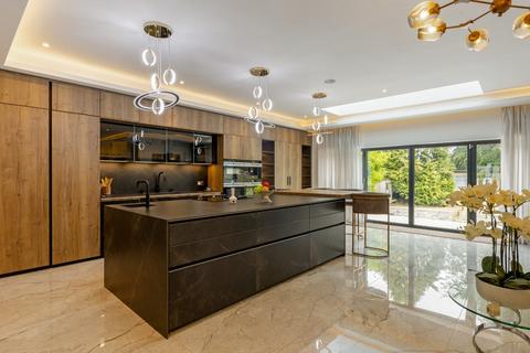 4 bedroom detached house to rent, Silhill Hall Road, Solihull, West Midlands, B91